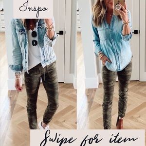 Maurices- camo jegging lightly worn